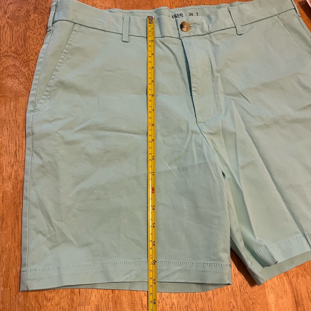 $60 NWT IZOD Men's Light Blue Shorts, size 34, 7” inseam - Picture 3 of 9
